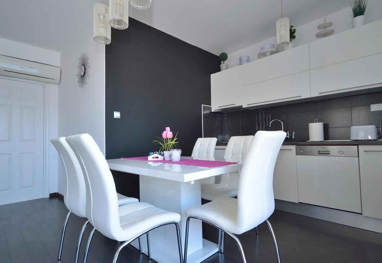 Apartman Staro Selo Примоштен Екстер'єр фото