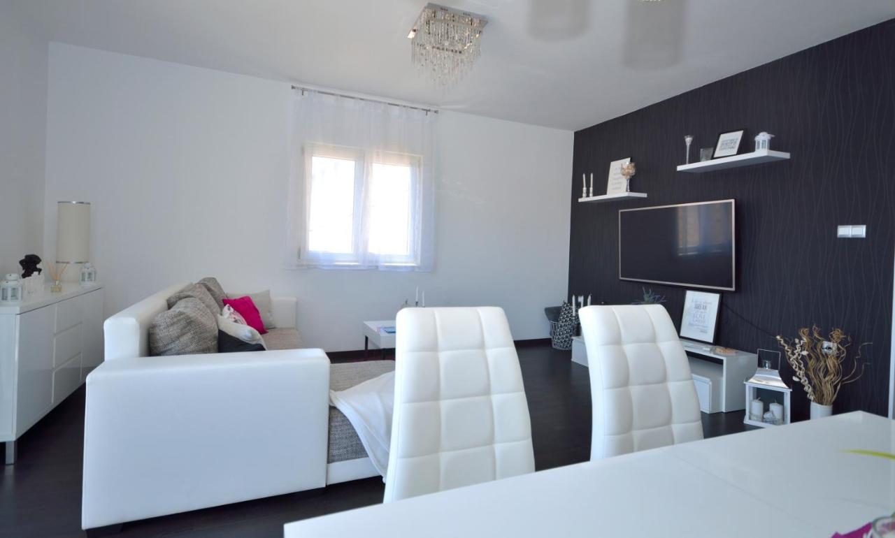 Apartman Staro Selo Примоштен Екстер'єр фото